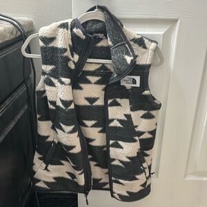 North face Sherpa vest small